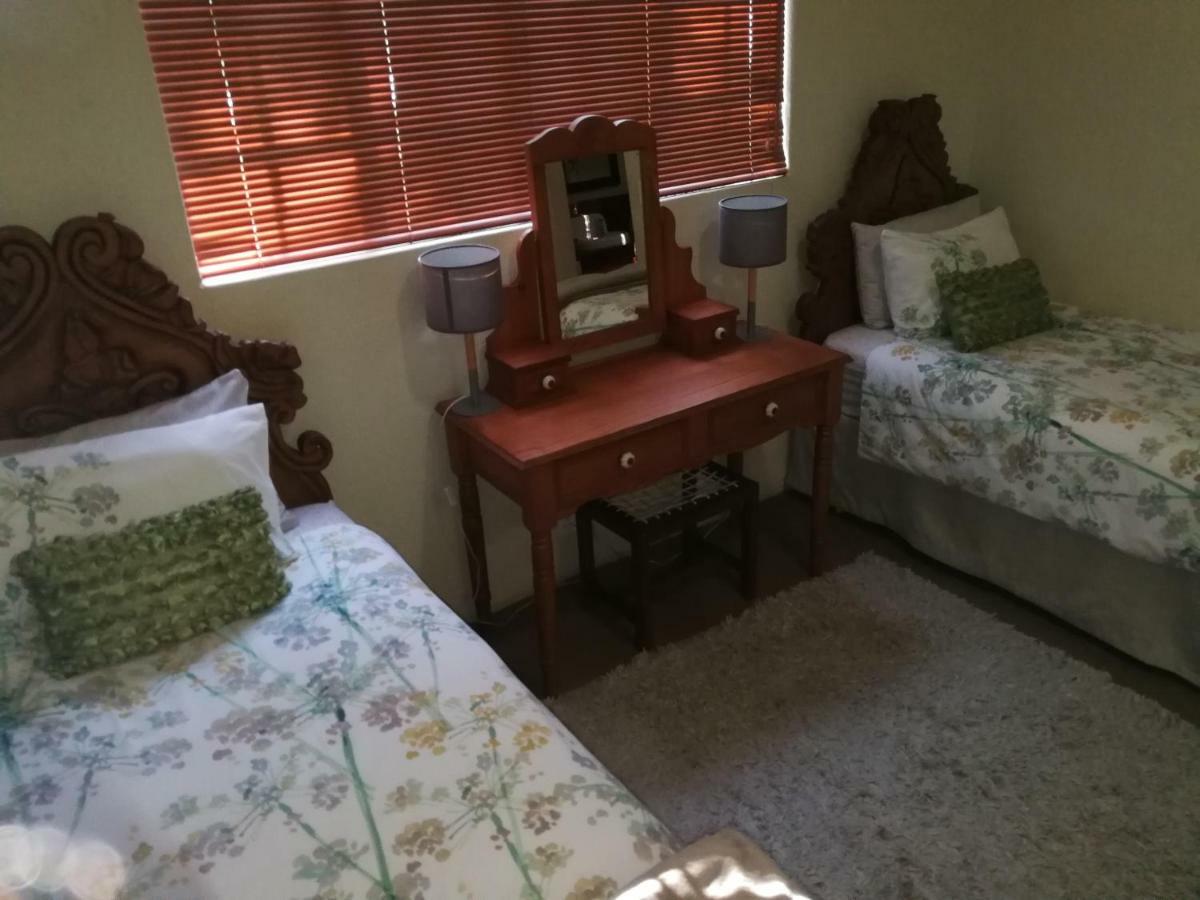 Macnut Bed And Breakfast Mbombela Extérieur photo